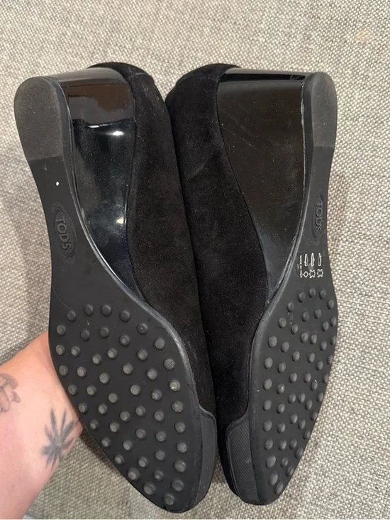 Tod’s Black Suede Round Toe Wedge Heels 8 - Picture 4 of 6